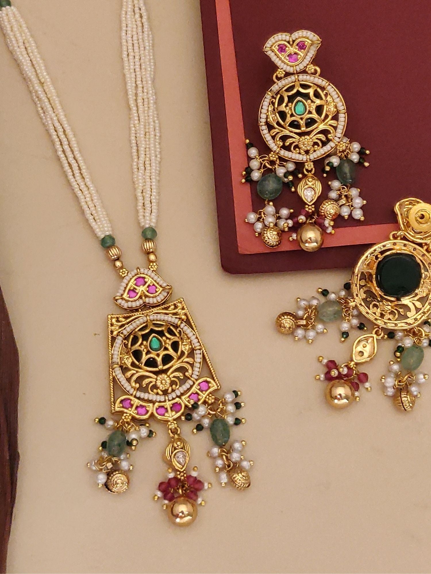 Abdesigns Jewellery Elegant Multi-Strand Pearl Necklace with Gold and Gemstone Pendant