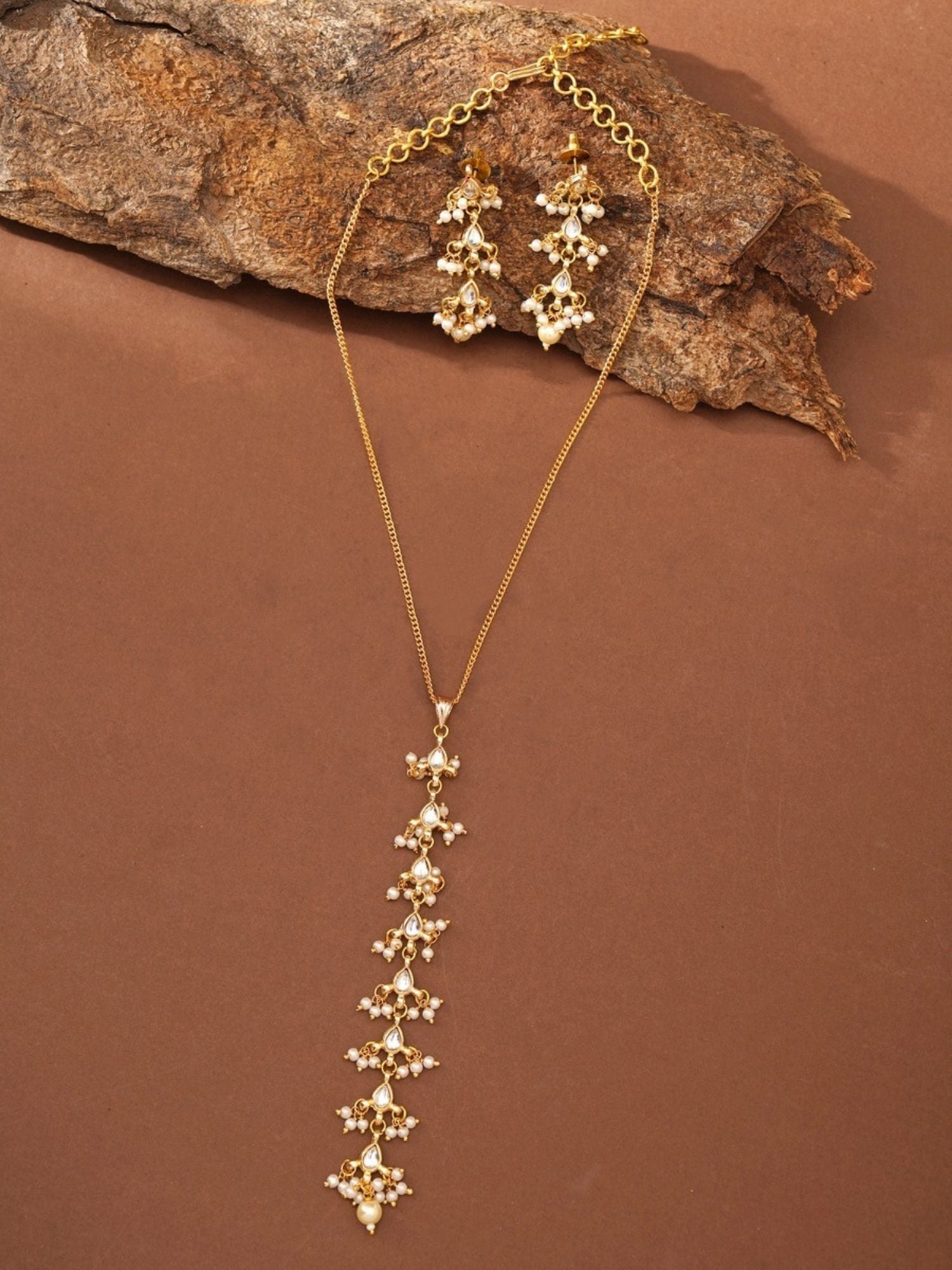Abdesigns Jewellery Elegant Pendant Chain with Floral Design and matching earrings in gold tone
