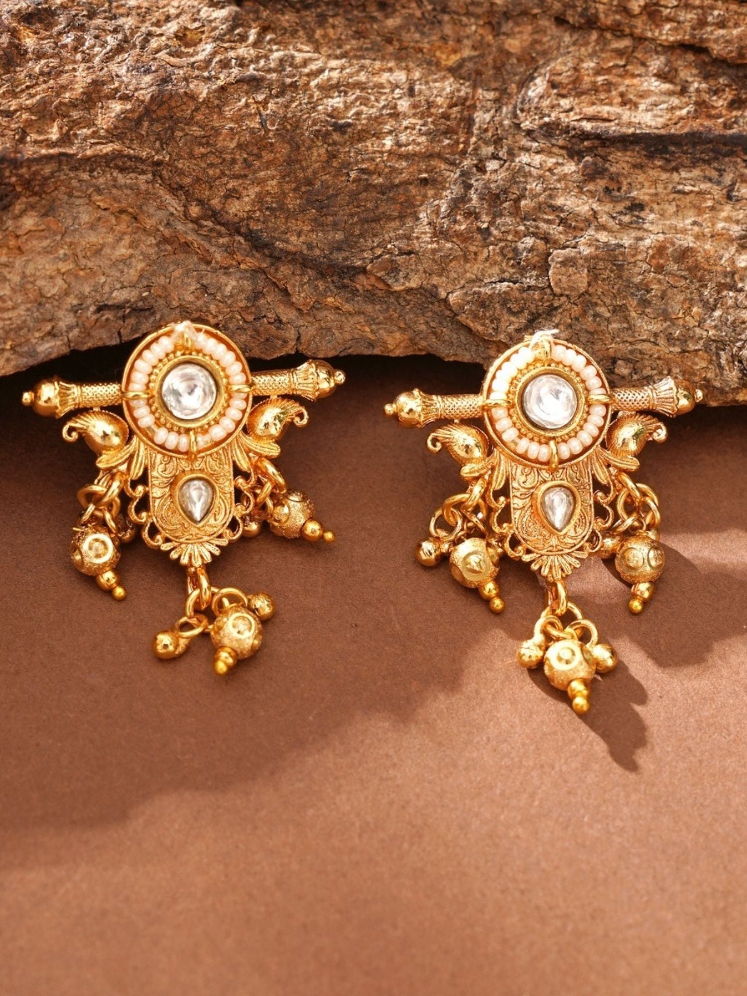 Abdesignsjewellery traditional Indian gold choker necklace ornate kundan pendant motifs with jhumka danglers