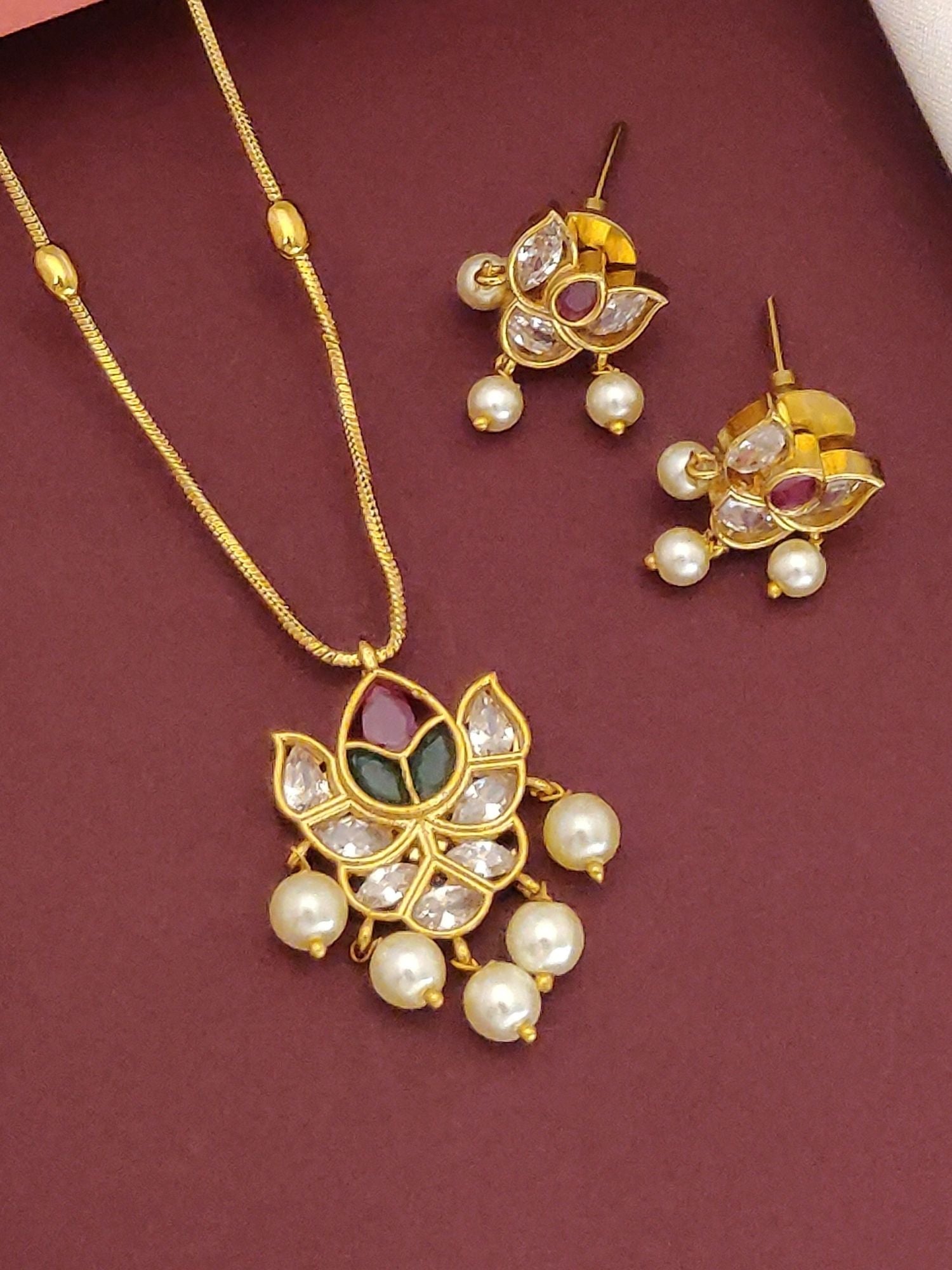 Antique Gold Plated Kempstone Beads Necklace Set by Abdesignsjewellery floral pendant with pearls and matching earrings