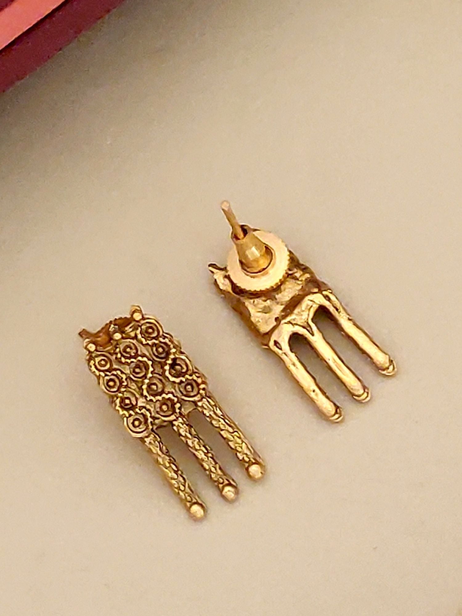 Antique Gold Plated Necklace Set with Intricate Design and Unique Details