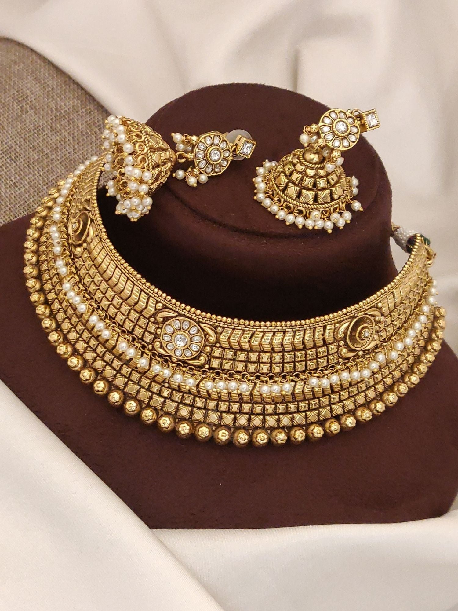 Antique Gold Plated Necklace Set - Elegant Design featuring intricate detailing and complementary earrings