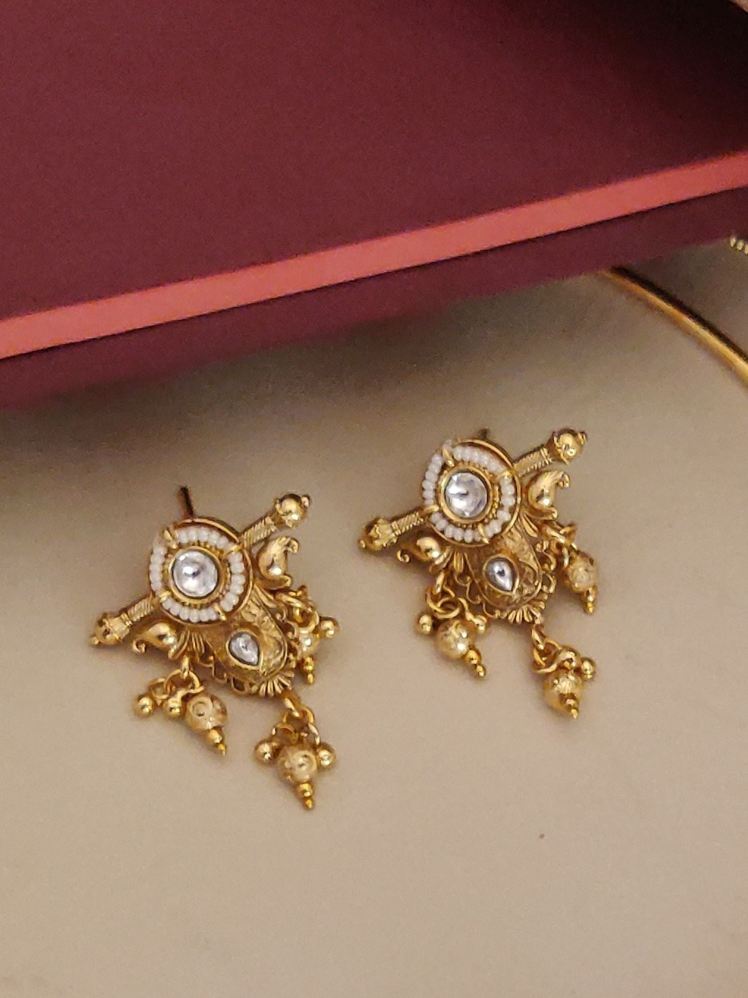 Elegant Gold Plated Polki Studed Hasli Necklace Set with intricate designs and sparkling accents