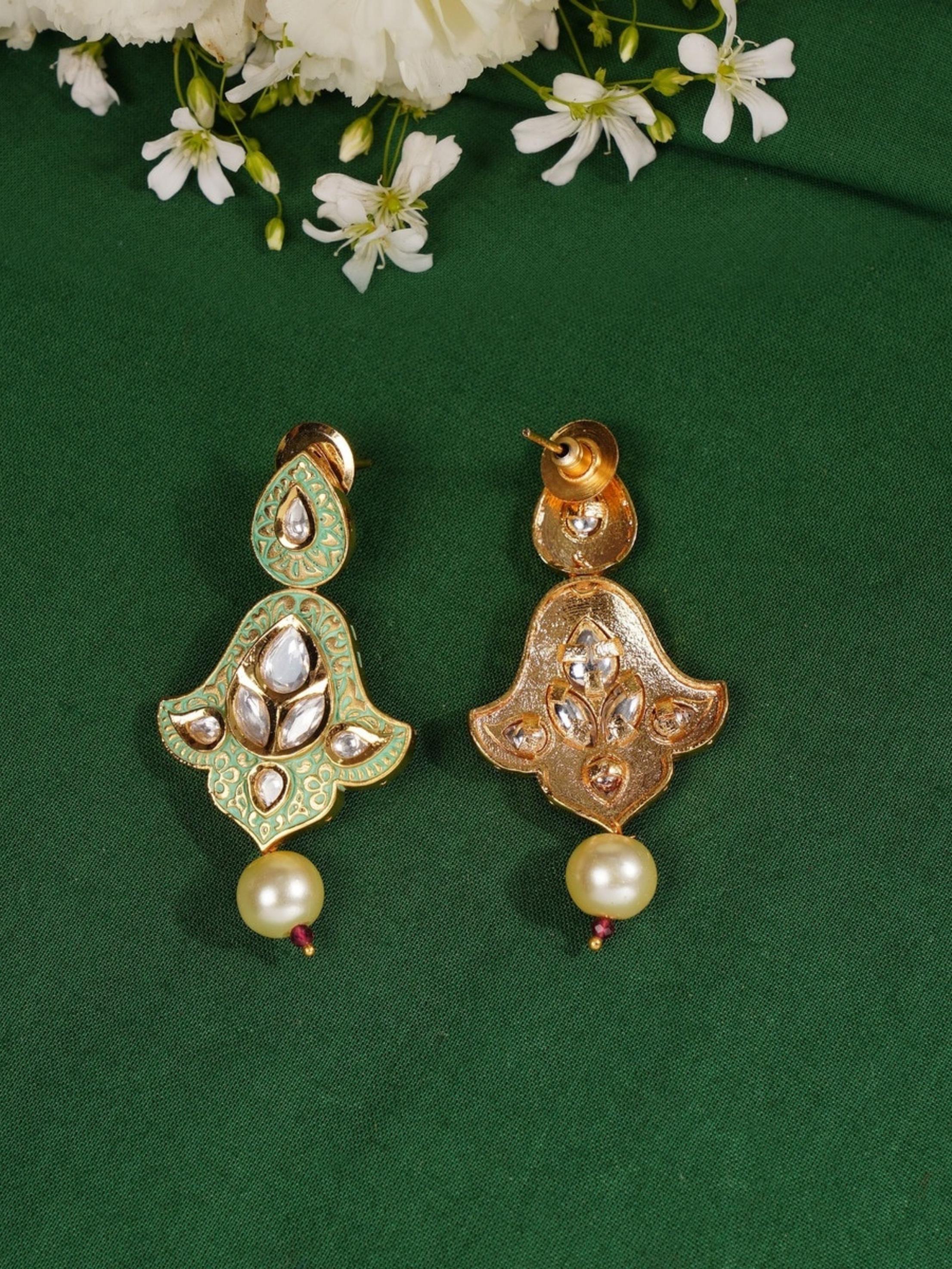 High Quality Traditional Kundan Necklace Set featuring intricate gold and pearl earrings by Abdesignsjewellery