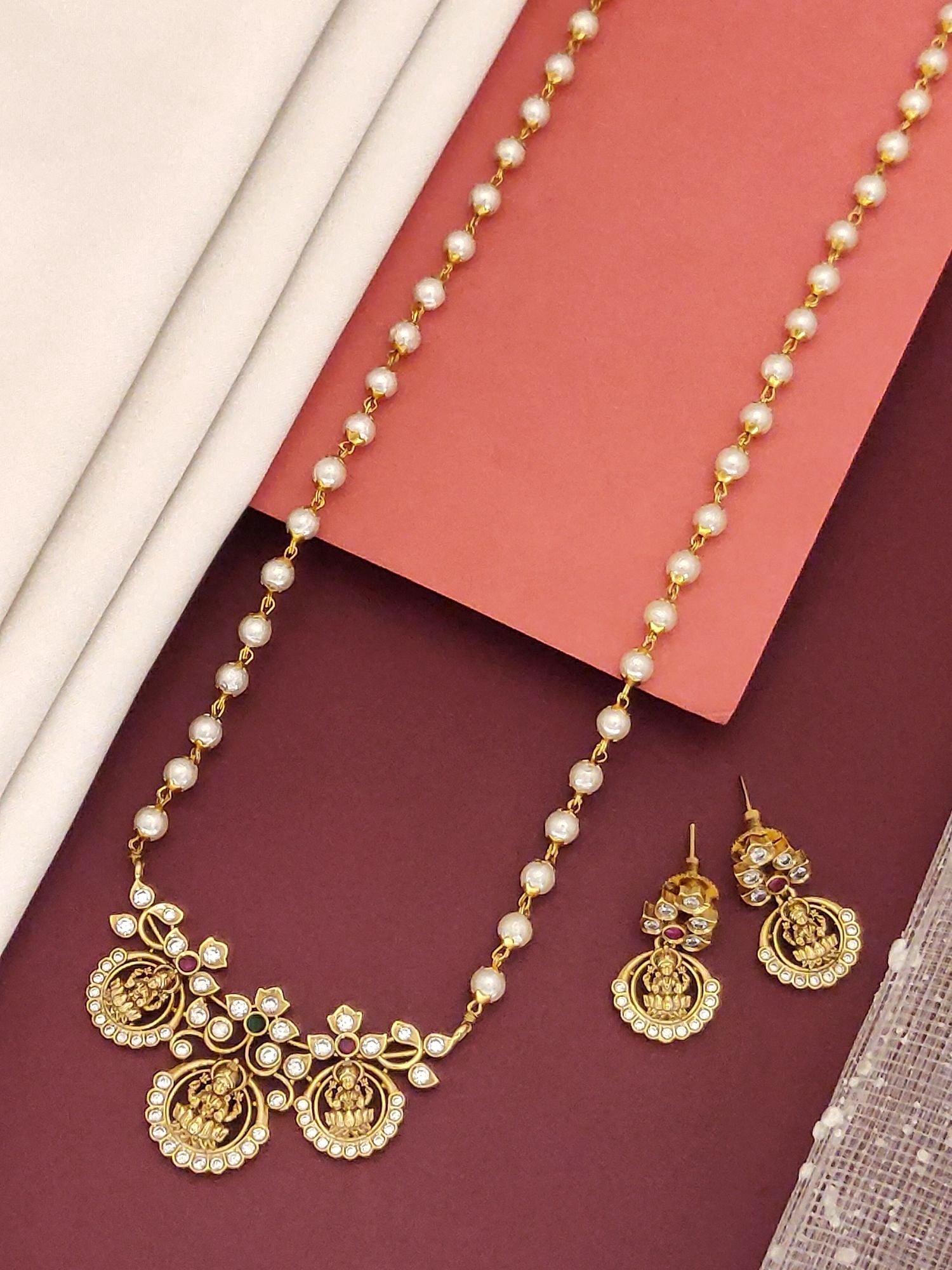 Temple Pendant Necklace Set with Pearls and Matching Earrings for Elegant Occasions
