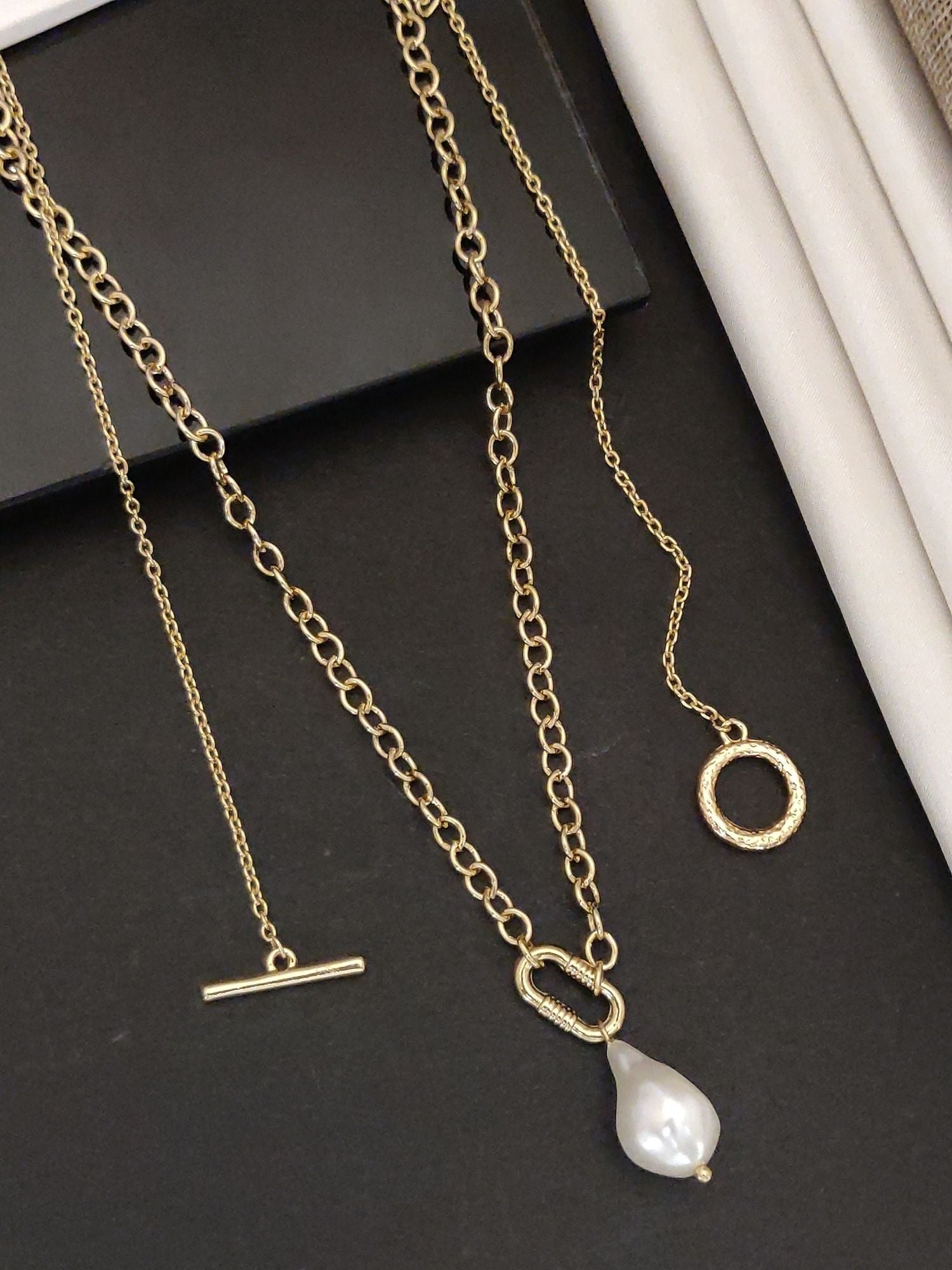 Stylish Western Chic Gold Plated Pendant Necklace with a teardrop pearl on a chain