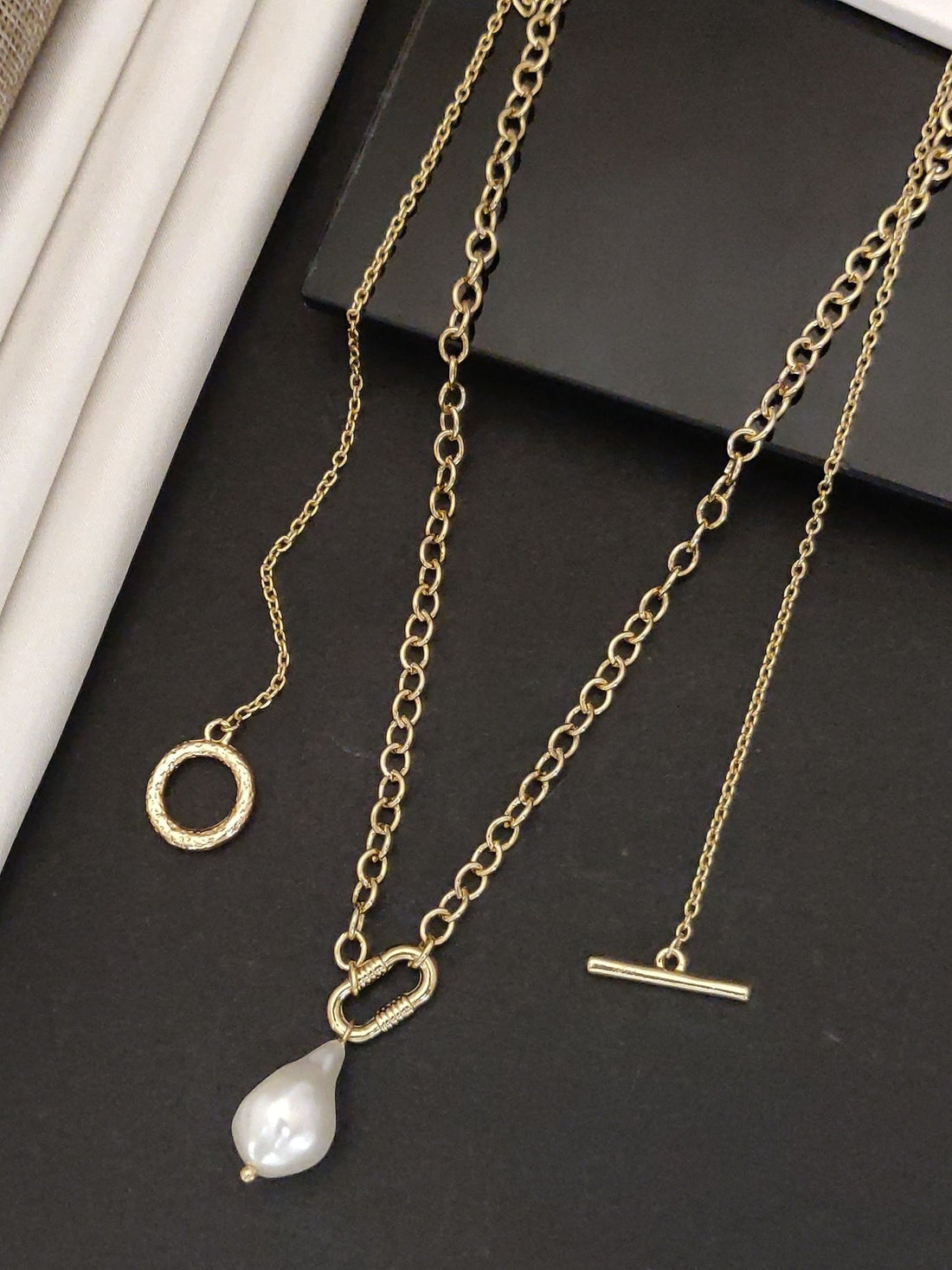 Stylish Western Chic Gold Plated Pendant Necklace with a teardrop pearl on a chain