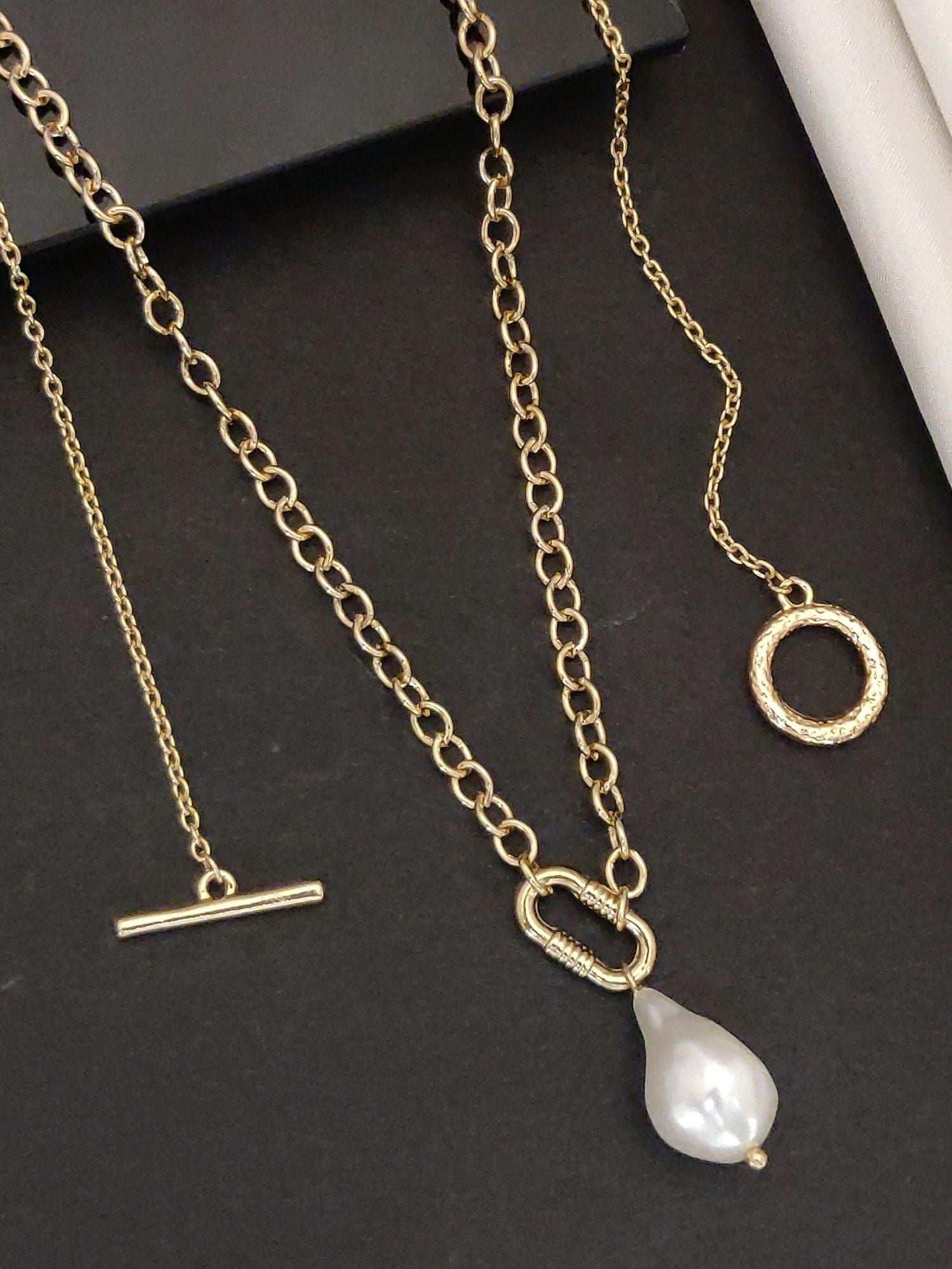 Western Chic Gold Plated Pendant Necklace featuring a pearl drop and elegant chain design