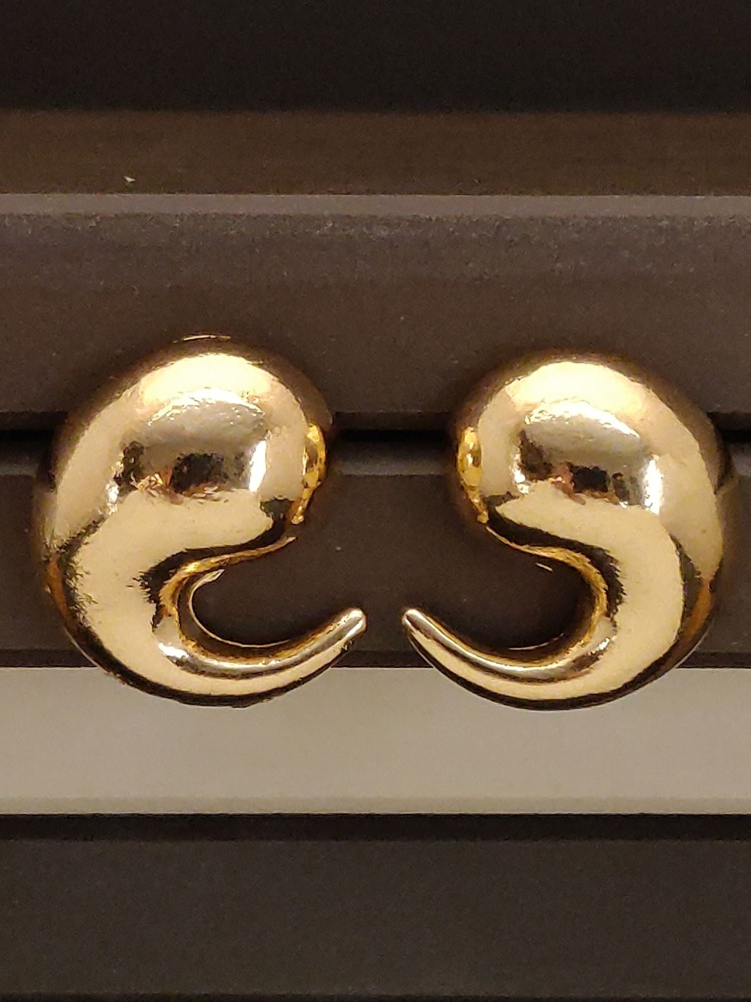 Western Gold Plated Invert TearDrop Earring with a sleek and modern design perfect for any occasion