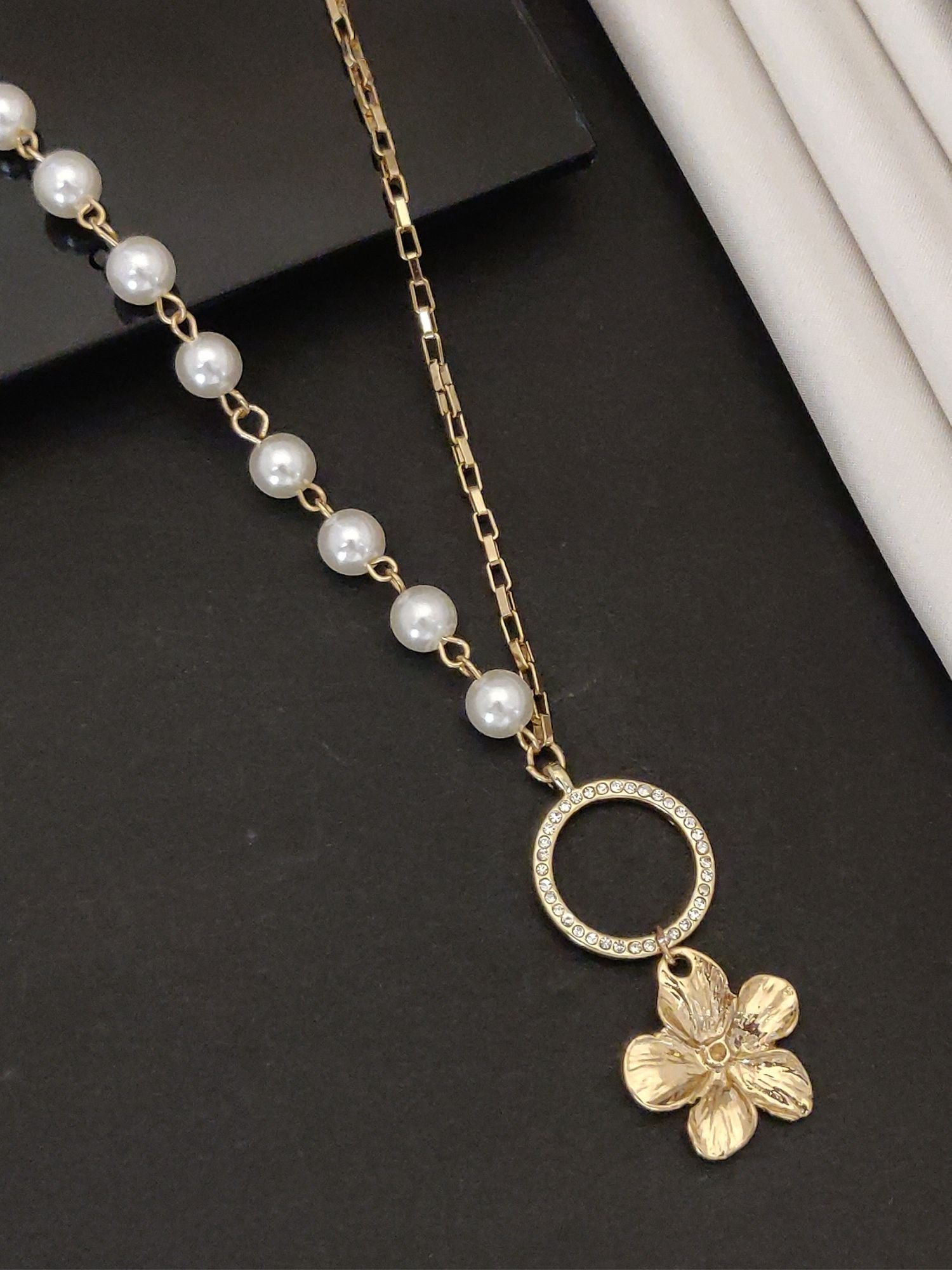 Western Gold Plated Pearl Pendant Necklace featuring a floral design and elegant chain