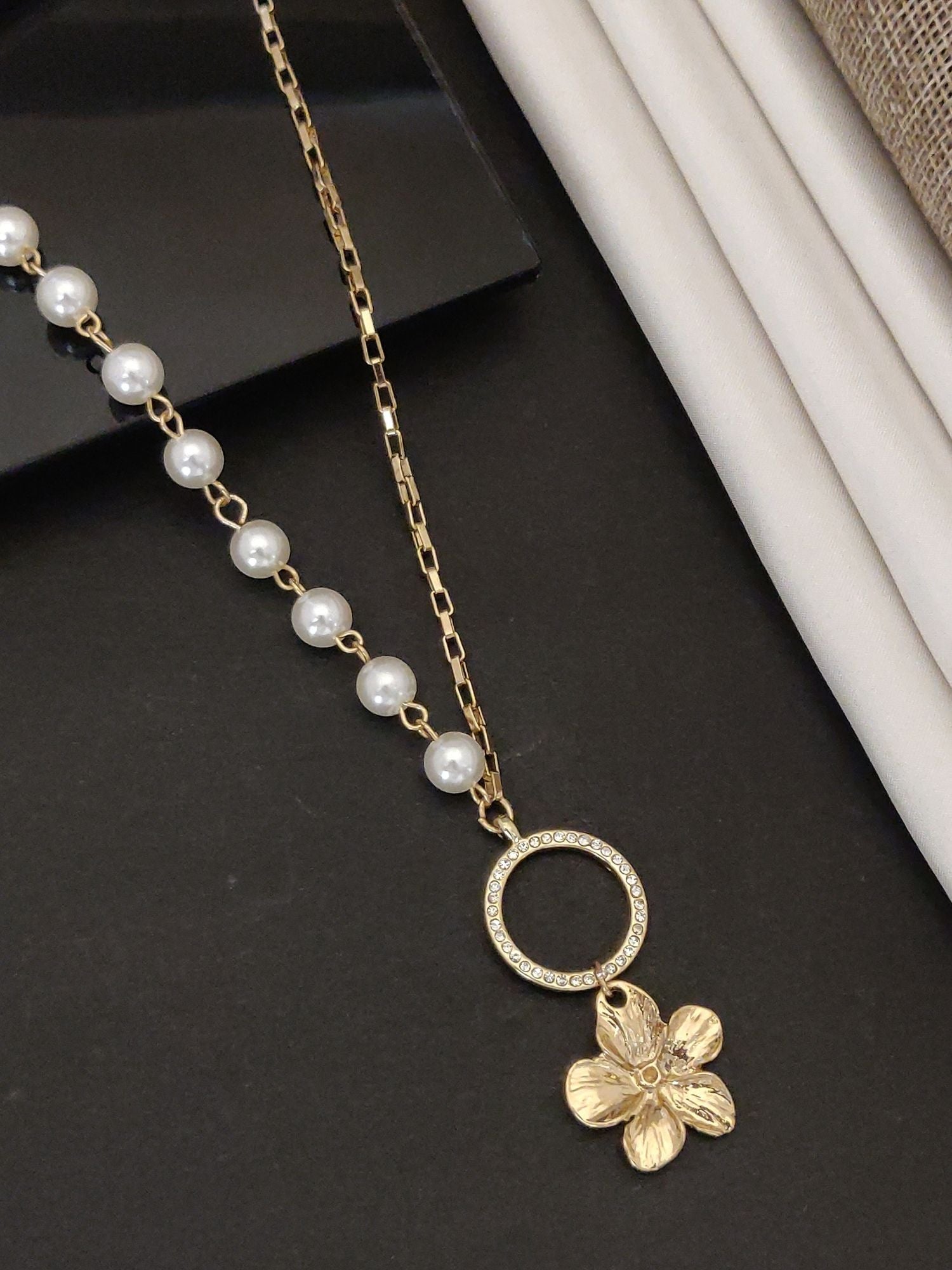 Western Gold Plated Pearl Pendant Necklace with Flower Charm on Stylish Chain