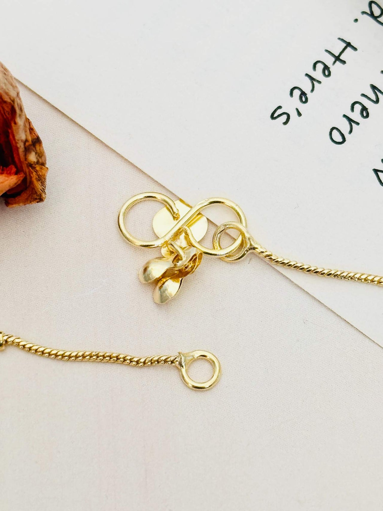 Close-up of Traditional Gold Plated Paachi Jadau Kundan Anklets clasp and chain details by Abdesignsjewellery