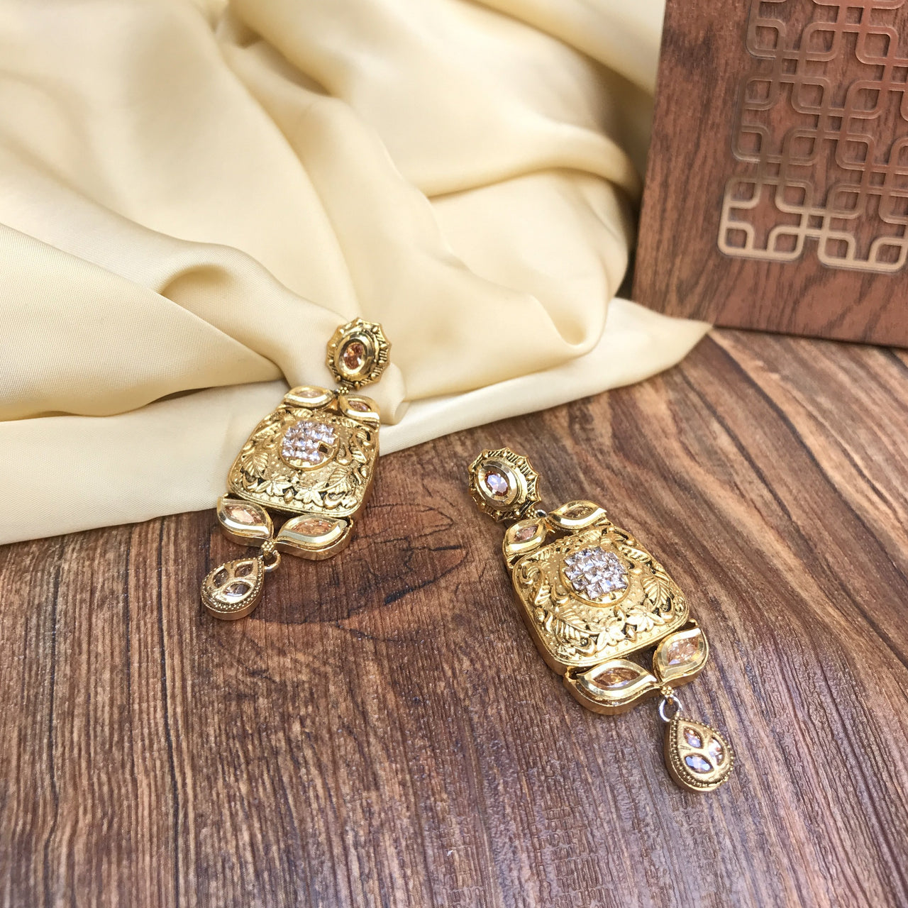Rectangle Shape Matte Gold Kundan Earring
