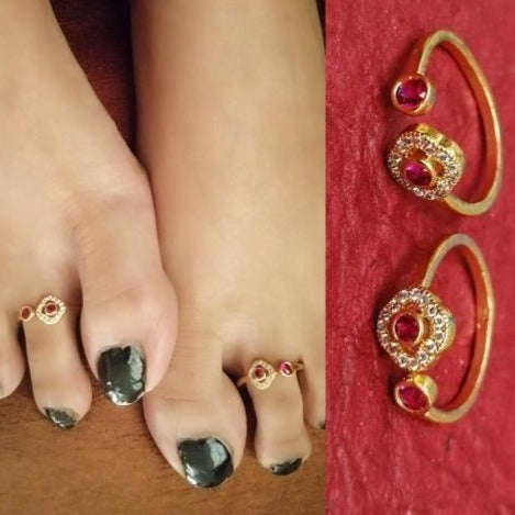 Voylla Women Set of 2 Brass-Plated Gold-Toned & White CZ-Studded Toe Rings  Price in India, Full Specifications & Offers | DTashion.com