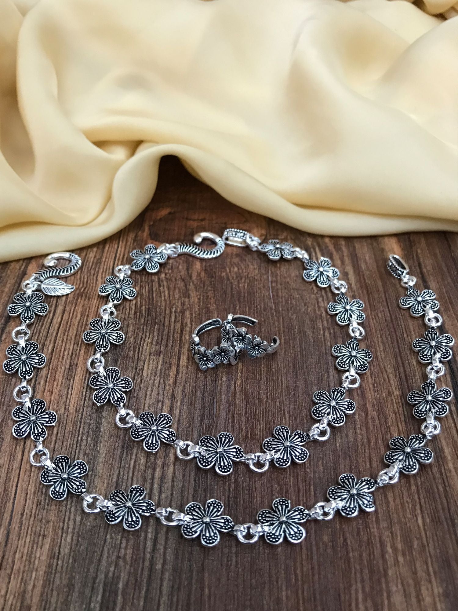 Pretty Flower Anklet Toe Rings Combo