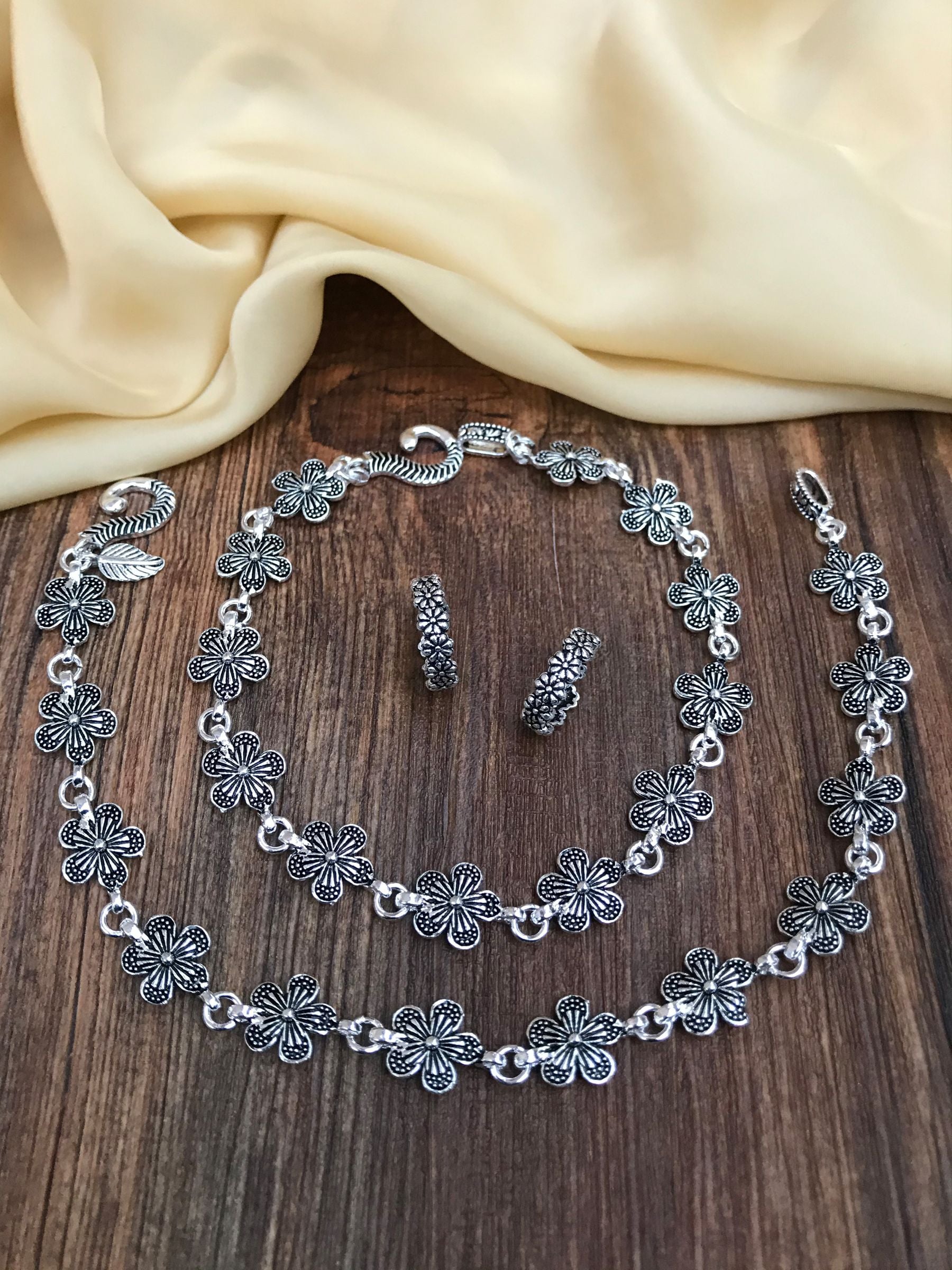 Graceful Flower Anklet Toe Rings Combo - Abdesignsjewellery
