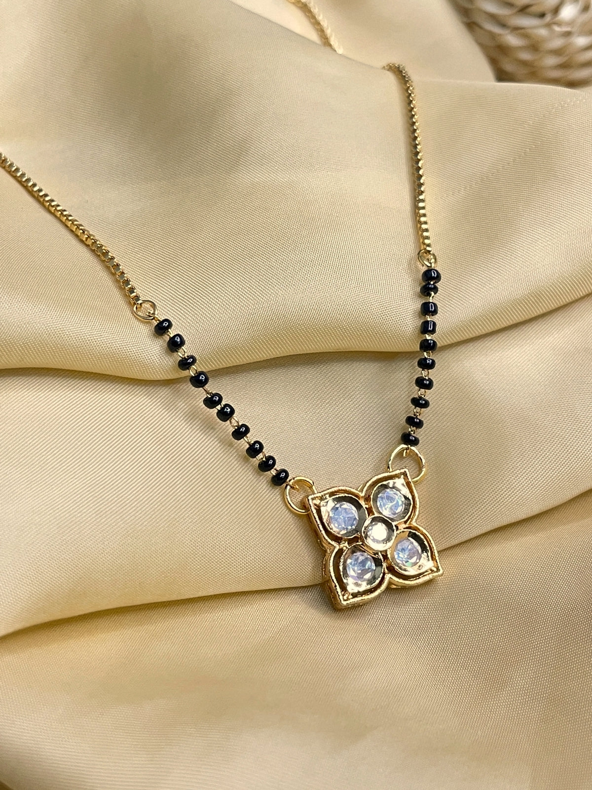 Beautiful Stylish Unique Flower Polki Mangalsutra - Abdesignsjewellery