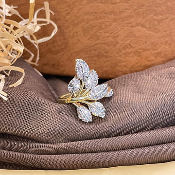 Pleasing 6 Leaf Ring