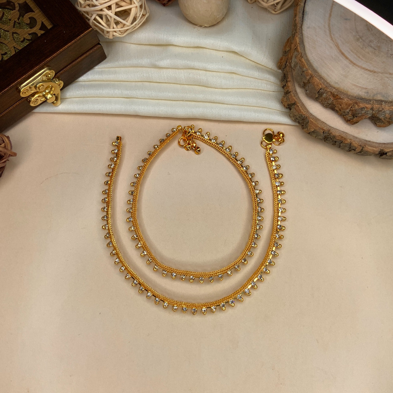 BEAUTIFUL GOLD PLATED DIAMOND ANKLET - Abdesignsjewellery