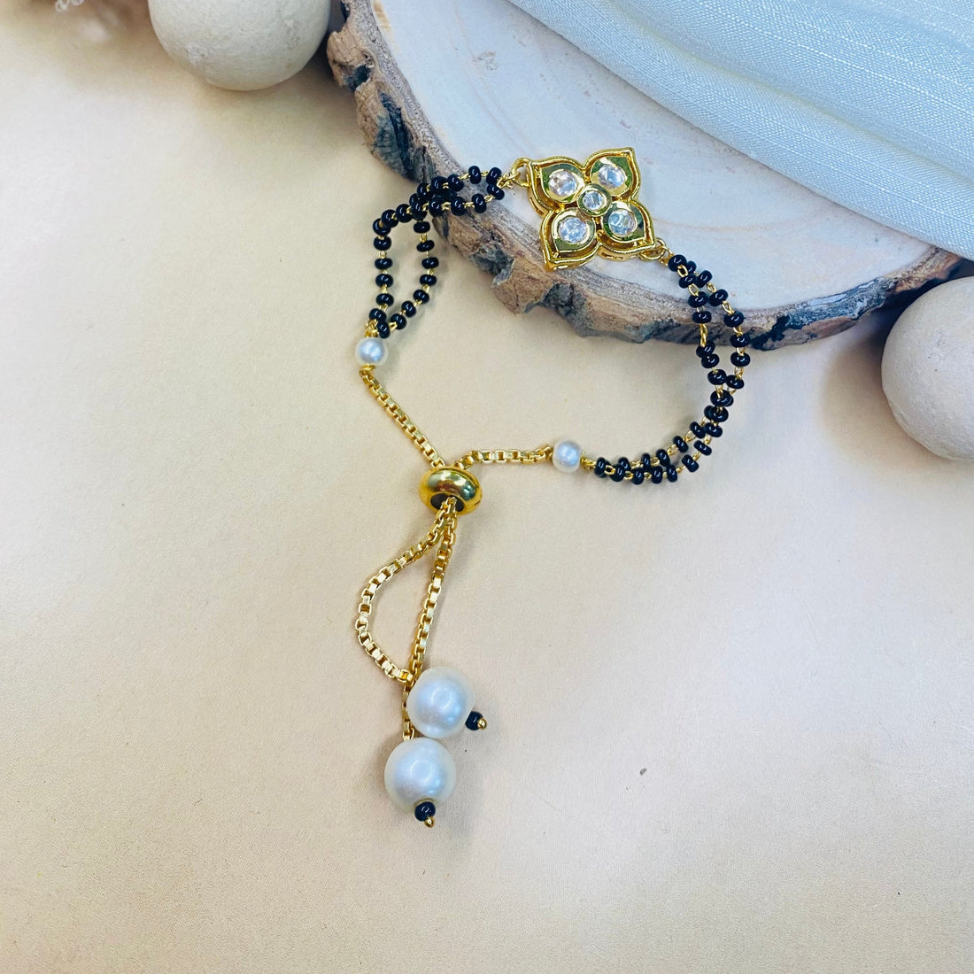 White Flower Kundan Hand Mangalsutra