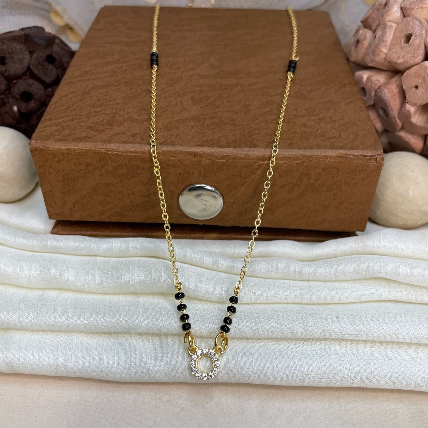 Elegant Gold Round Pendant Mangalsutra - Abdesignsjewellery