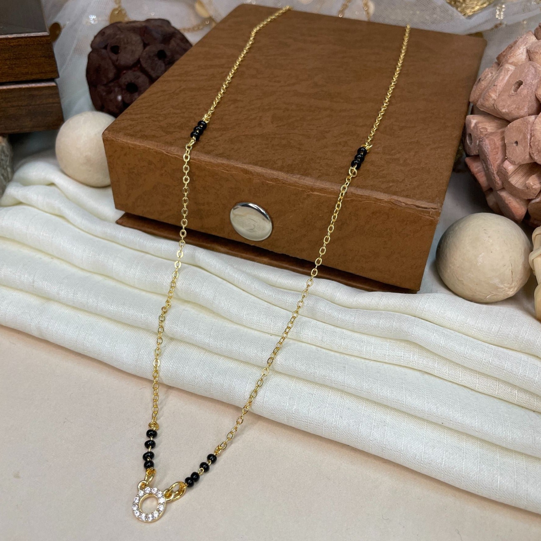 Elegant Gold Round Pendant Mangalsutra - Abdesignsjewellery