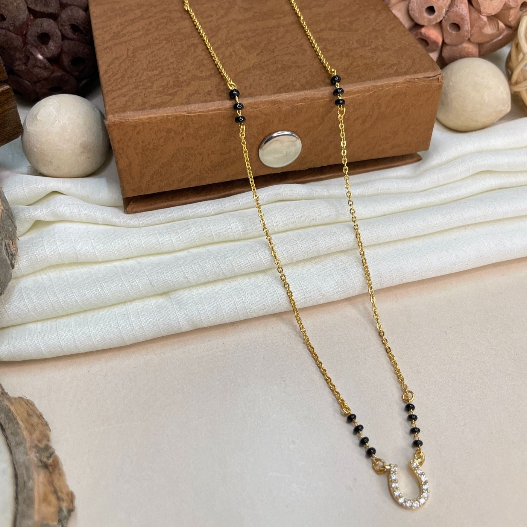 Elegant Horse Shoe U Pendant Mangalsutra - Abdesignsjewellery