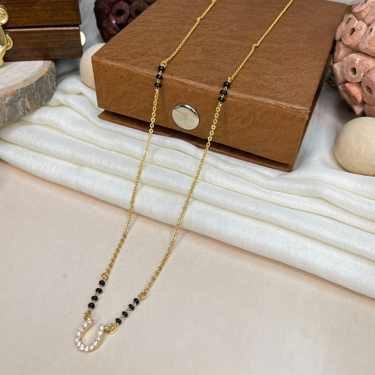 Elegant Horse Shoe U Pendant Mangalsutra - Abdesignsjewellery