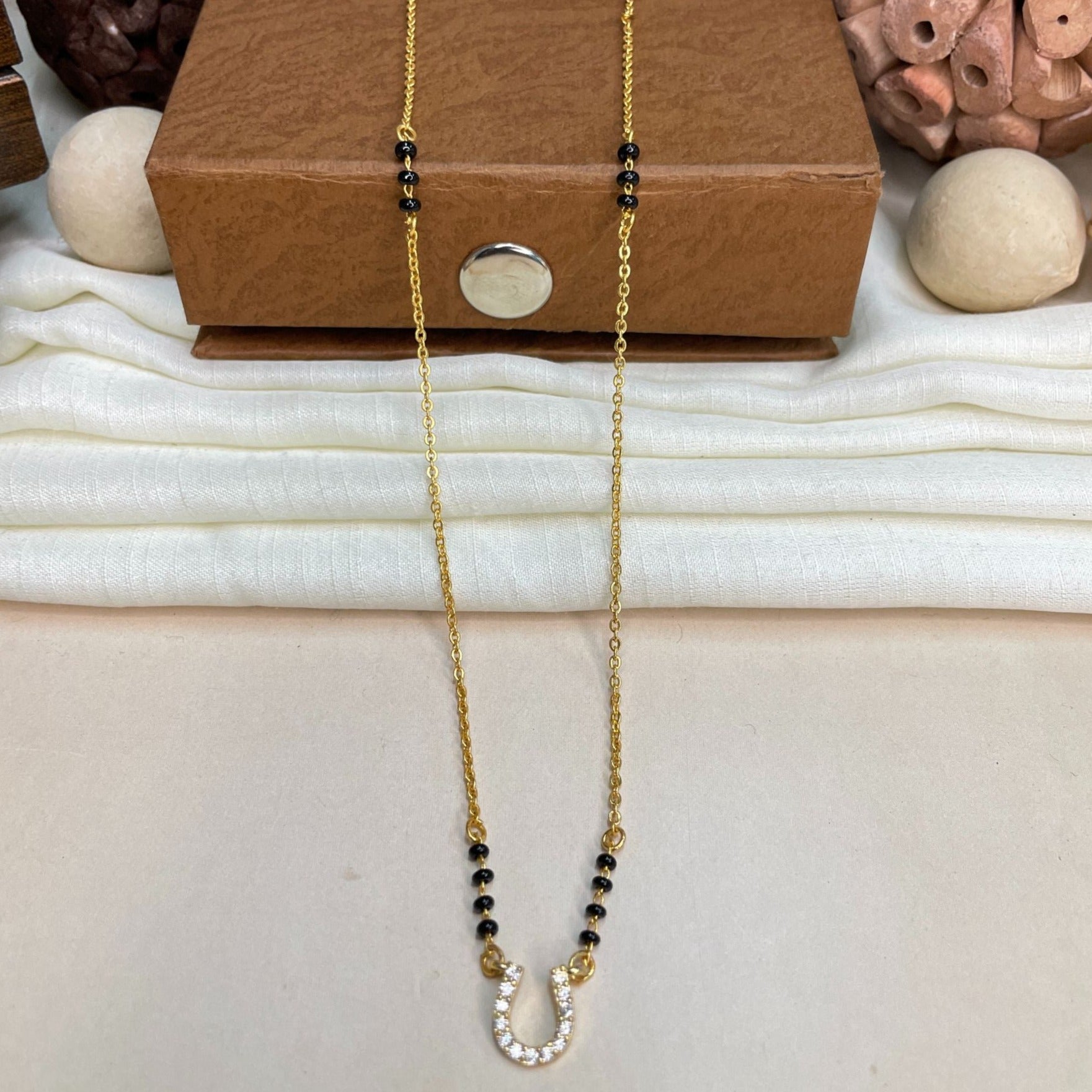 Elegant Horse Shoe U Pendant Mangalsutra - Abdesignsjewellery