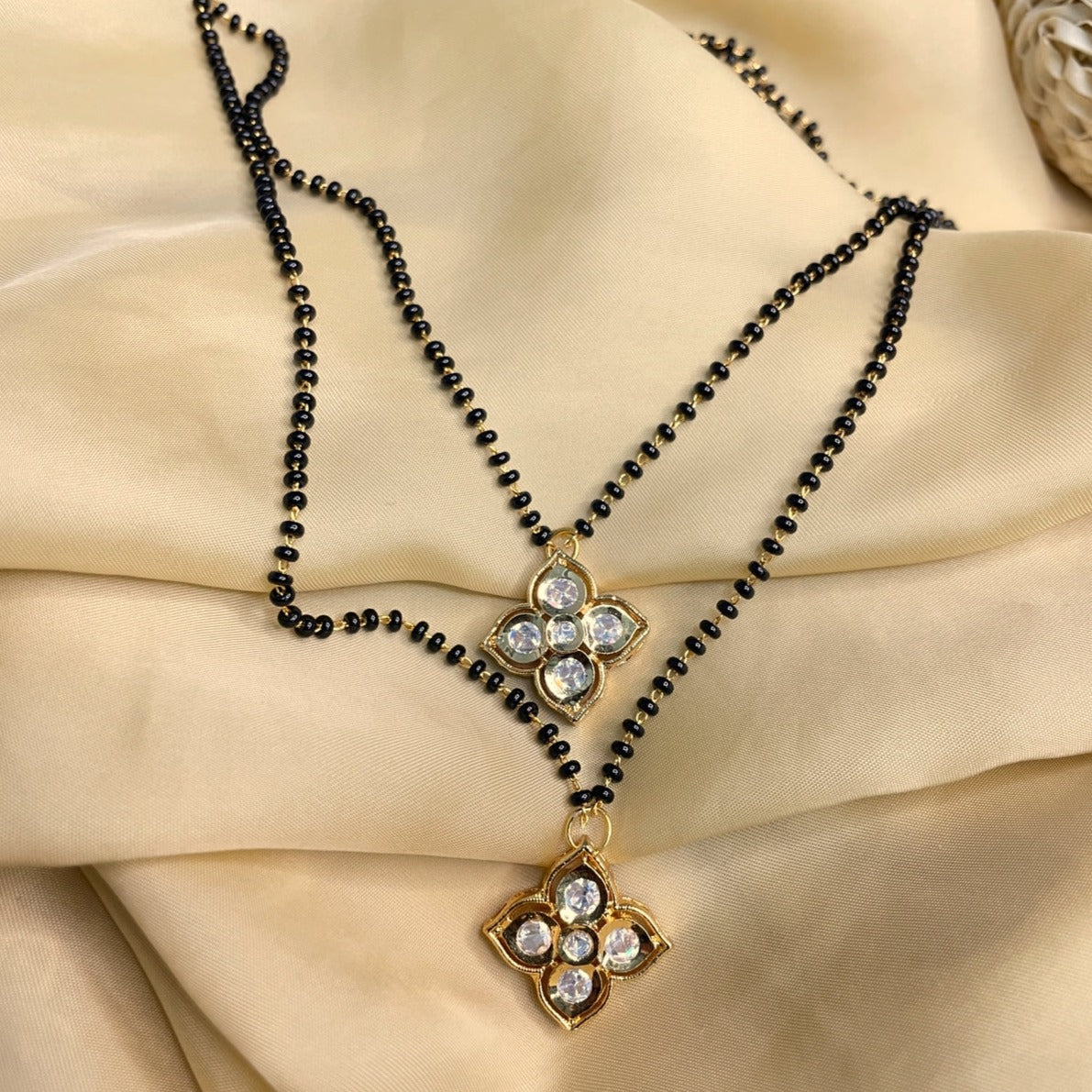 High Quality Contemporary Unique Flower Polki Mangalsutra