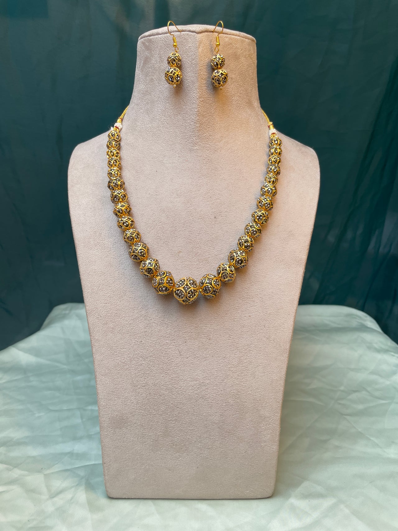 Women Gold Metallic Toned Handcrafted Ball Design Crystal Jewellery Set - Abdesignsjewellery
