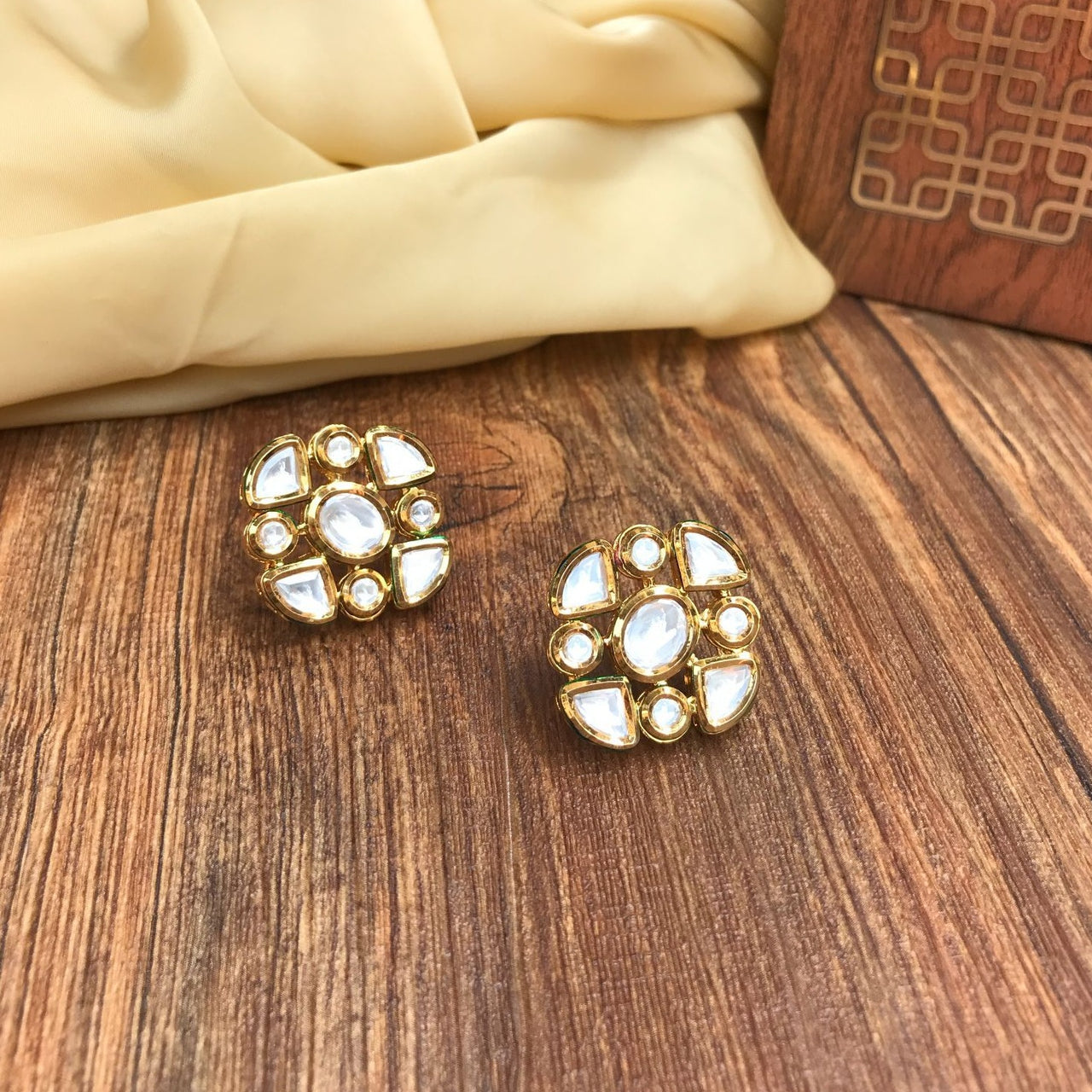 Beautiful White Kundan Earring - Abdesignsjewellery