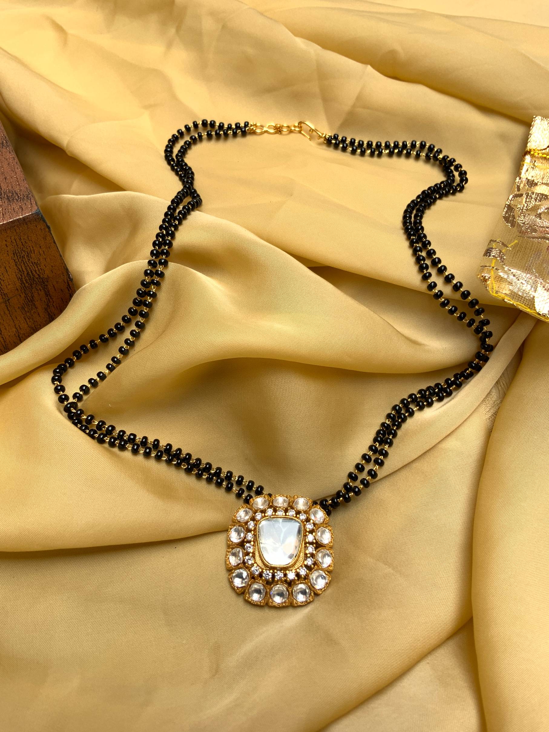 Beautiful Real Kemp Stone Pendant Mangalsutra - Abdesignsjewellery