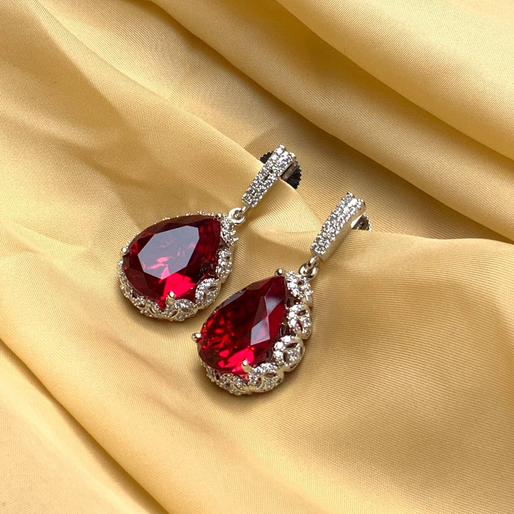 Sterling Silver Emerald CZ Tear Drop Earring