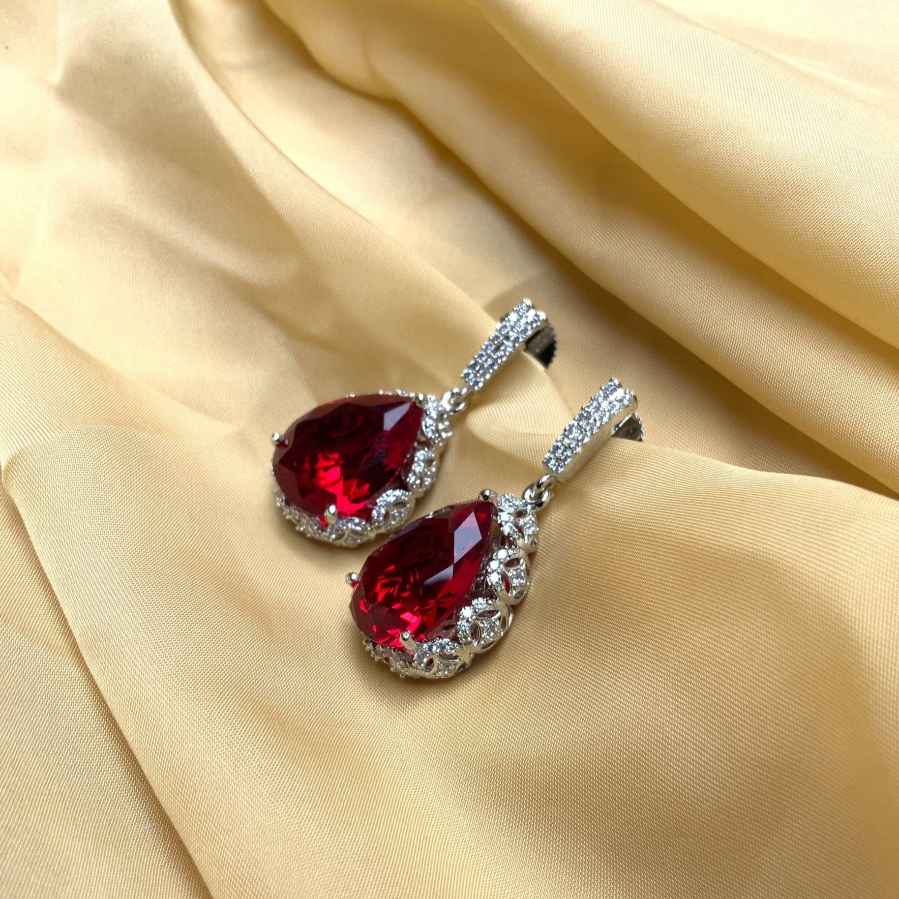 Sterling Silver Emerald CZ Tear Drop Earring