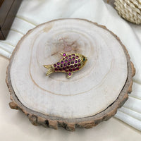 Thumbnail for High Quality Antique Fish Style Kemp Stone Saree Pin - Abdesignsjewellery