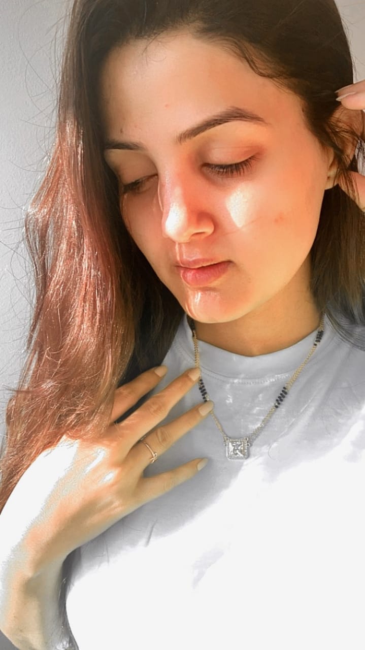 Sumati Singh Inspired From Kismat Ki Lakeeron Se Oversized American Diamond Mangalsutra - Abdesignsjewellery