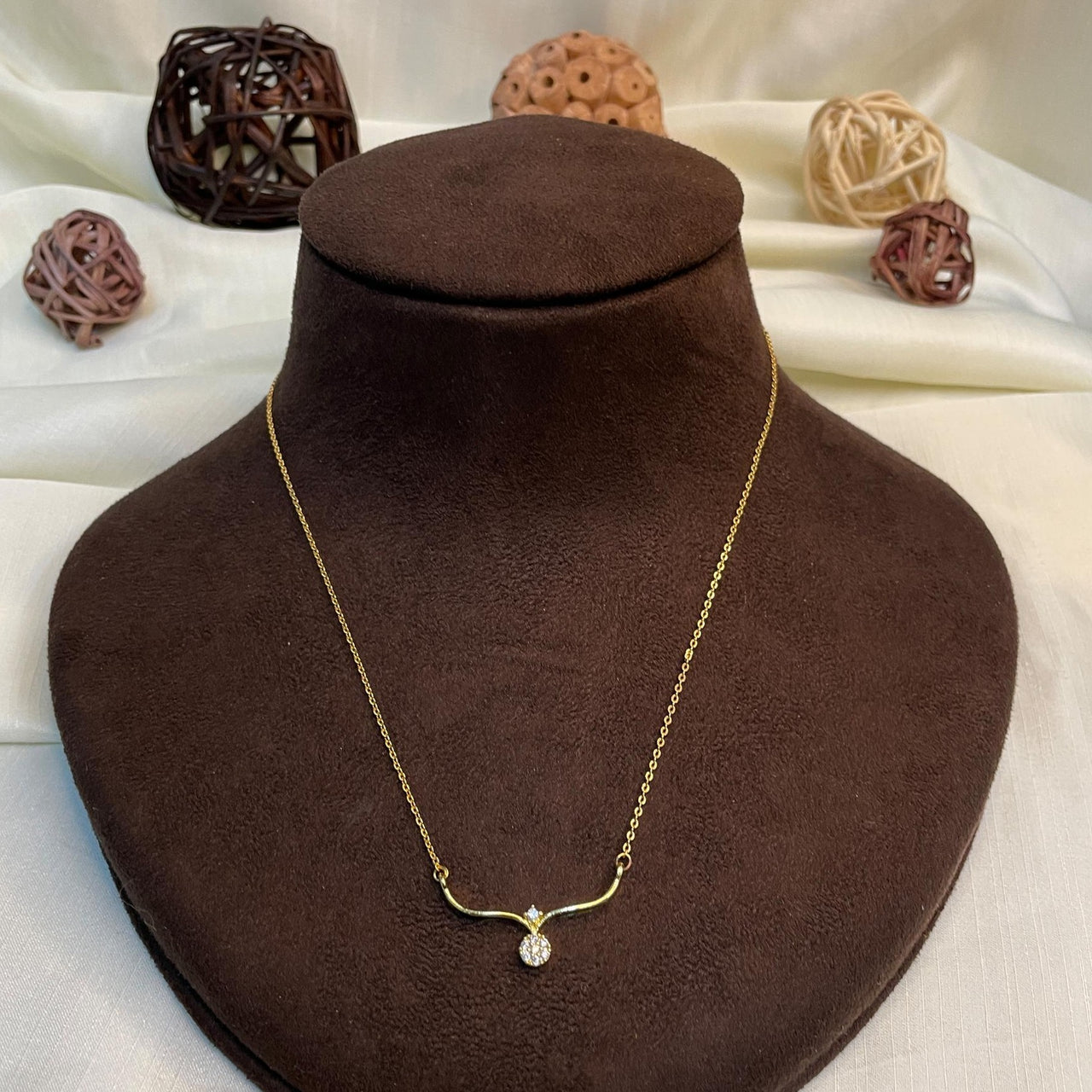 Stunning Gold Plated Pendant & Chain