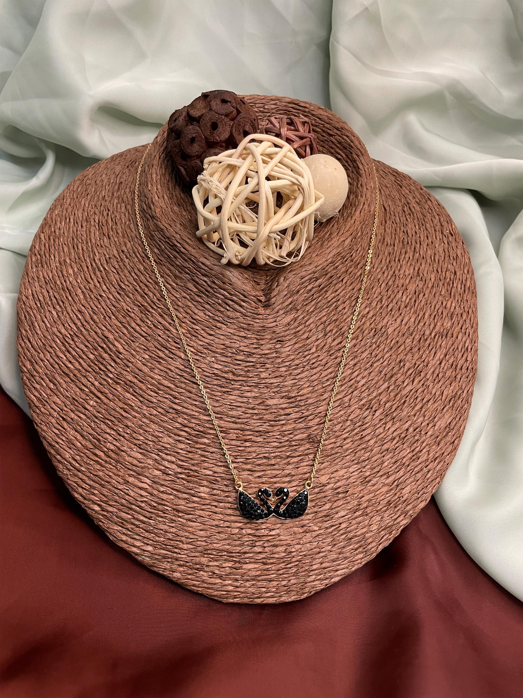 Trending Black Swan Rose Gold Chain