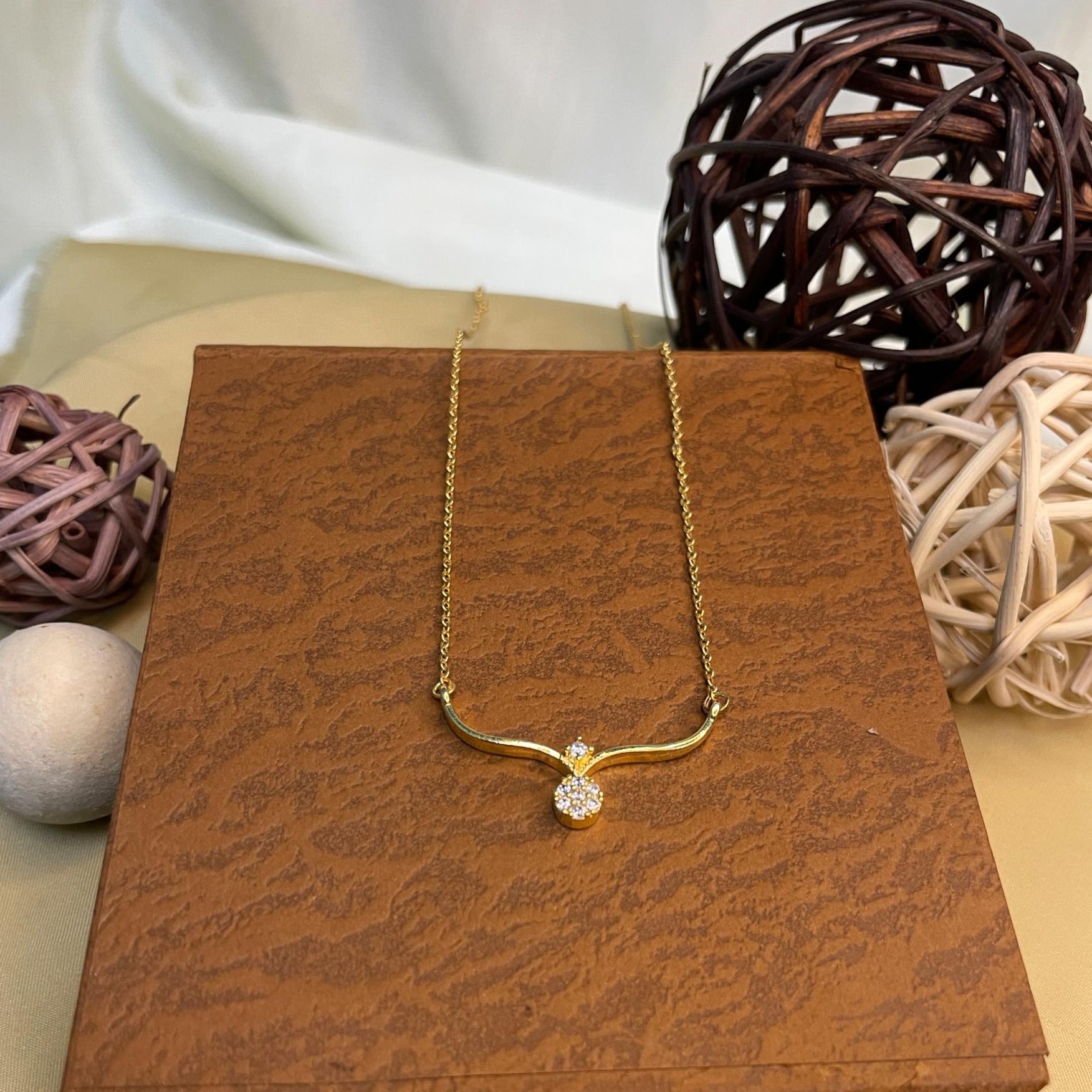 Stunning Gold Plated Pendant & Chain