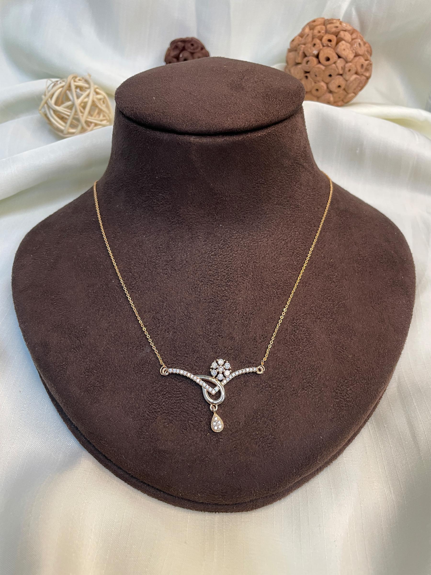 Rosegold Dailywear Flower Necklace