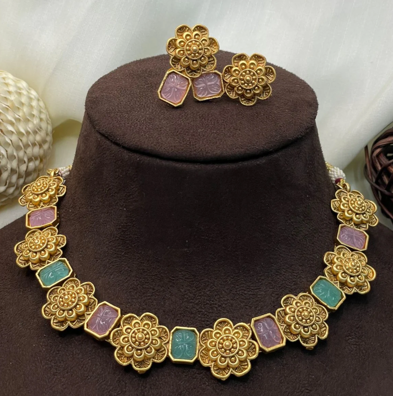 Flower Antique Gold Plated Round Necklace