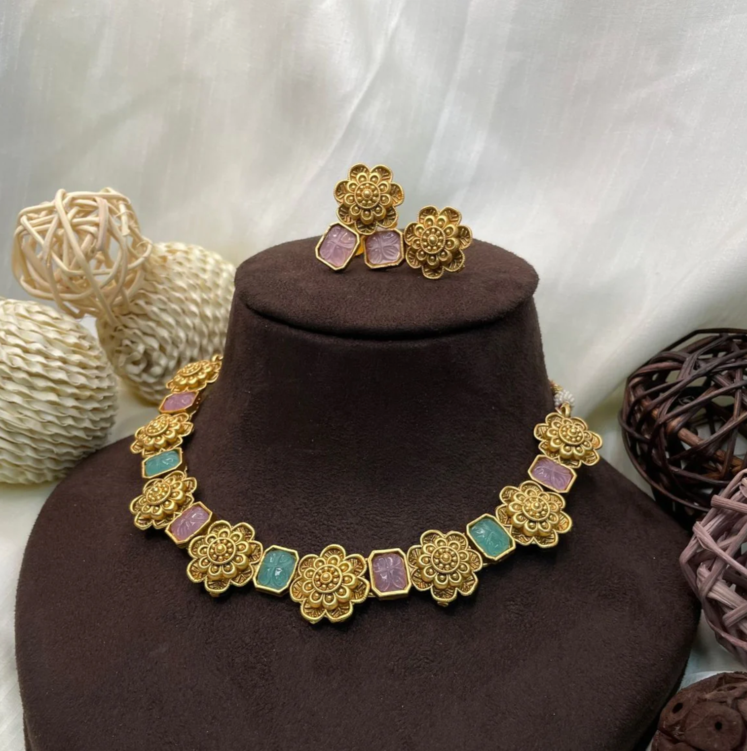 Flower Antique Gold Plated Round Necklace - Abdesignsjewellery