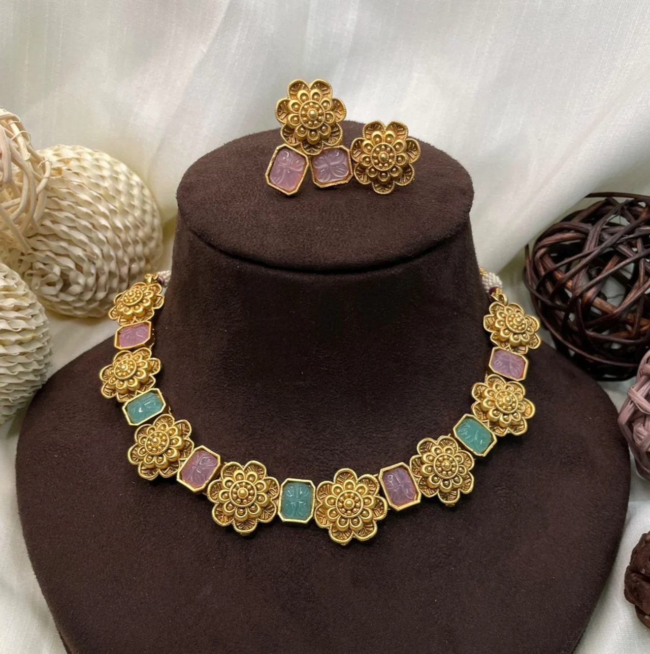 Flower Antique Gold Plated Round Necklace