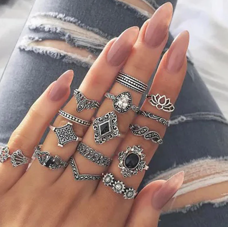 Silver Fifteen Pcs Vintage Floral Design Plushy Ring Set