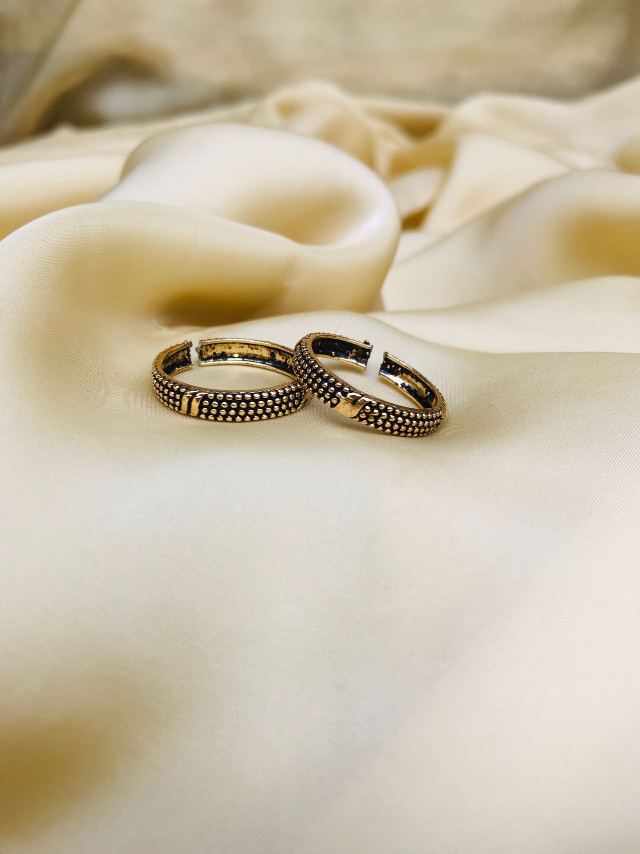 Simple Gold Oxidised Toe Rings - Abdesignsjewellery