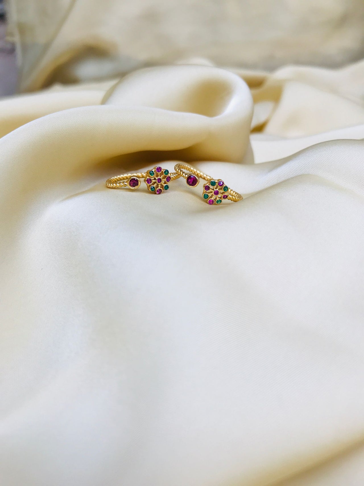 Multicolour American Diamond Flower Toe Rings - Abdesignsjewellery