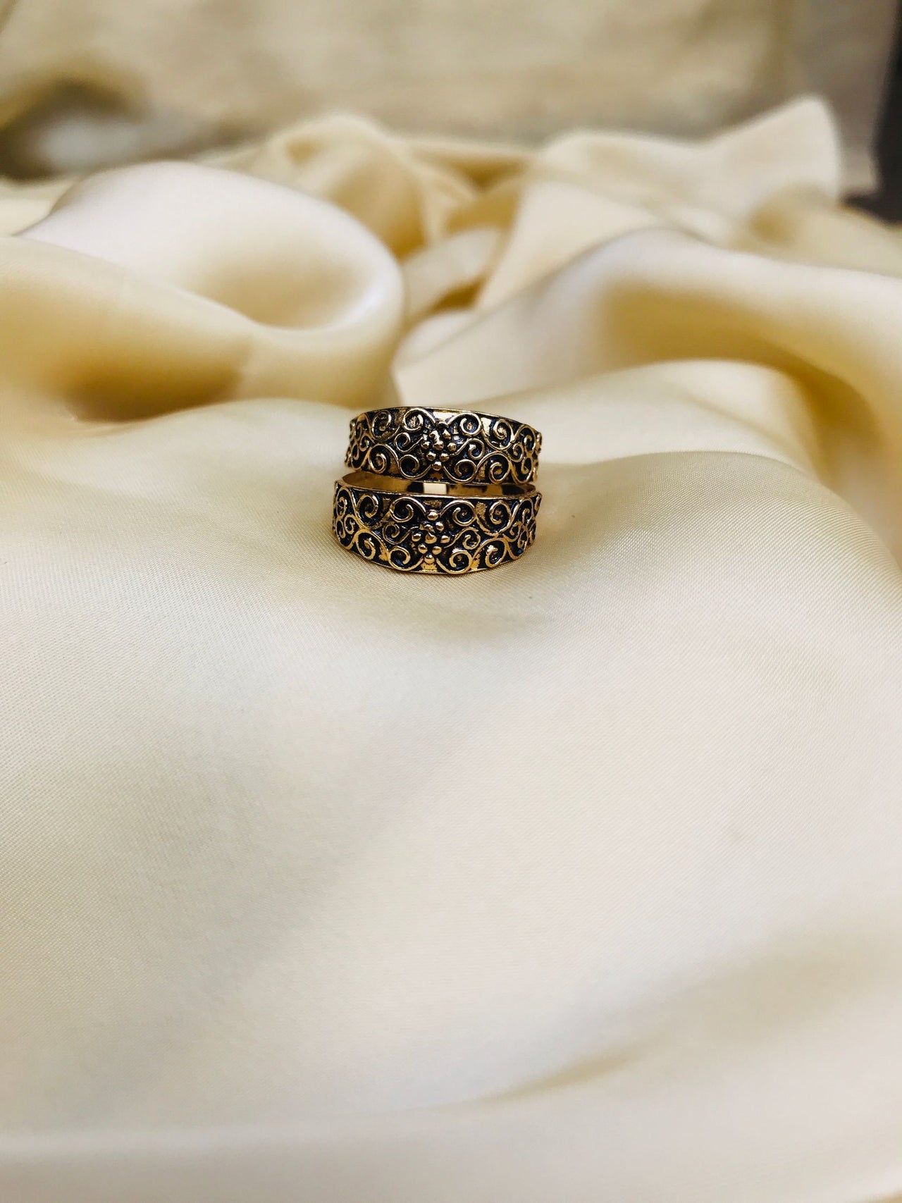 Dailywear Gold Oxidised Flower Toe Rings - Abdesignsjewellery