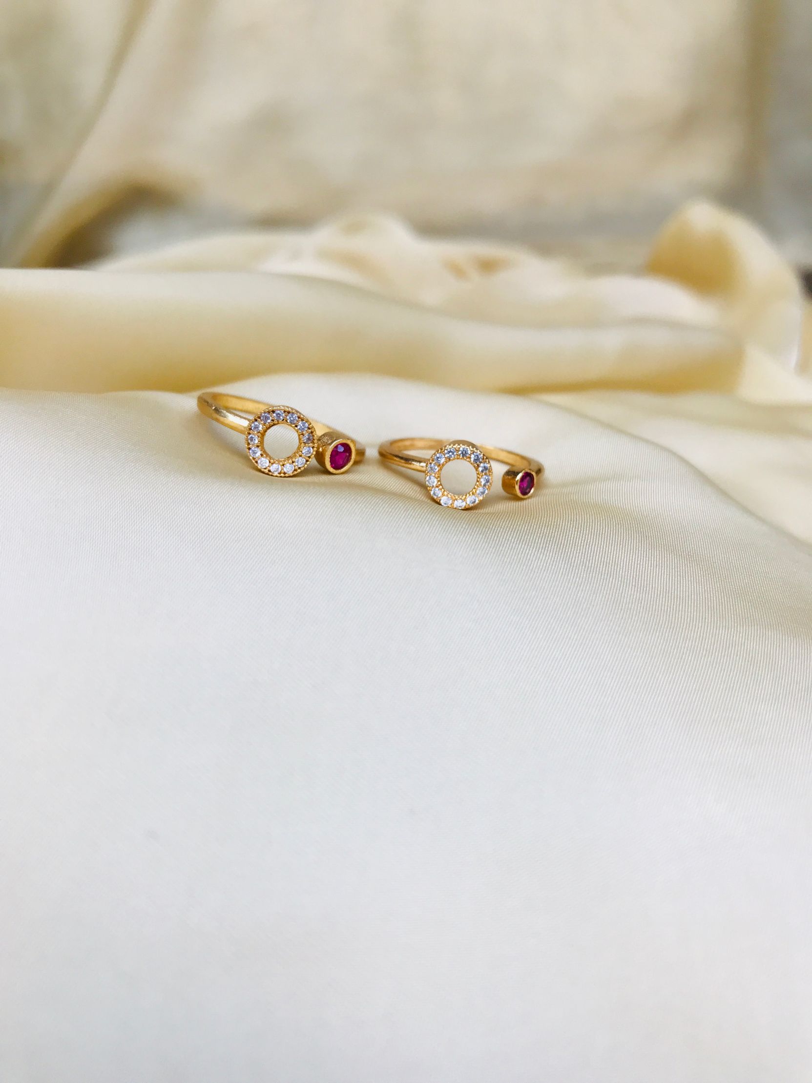 Round American Diamond Toe Rings - Abdesignsjewellery