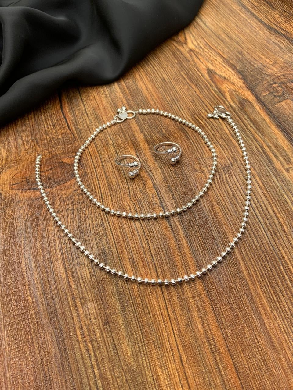 Shimmering Charming Women Anklets & Toerings Combo Jewellery